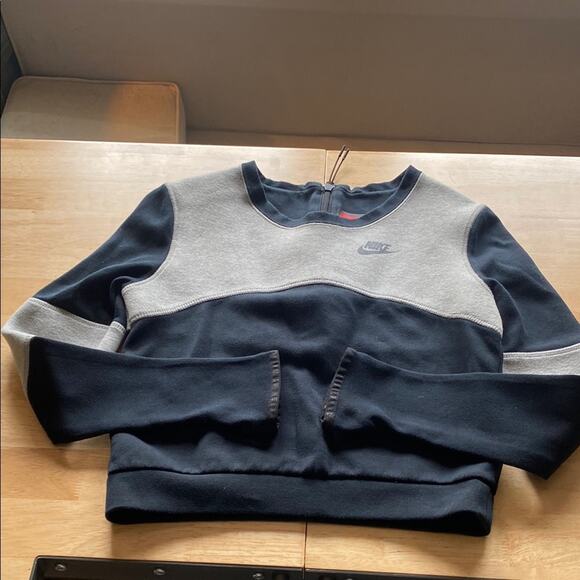 Nike Black and Gray Crewneck Sweatshirt with Sporty Design - Picture 1 of 7